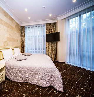 Улучшенный номер с двуспальной кроватью в гостинице Винтаж на Французком бульваре в Одессе